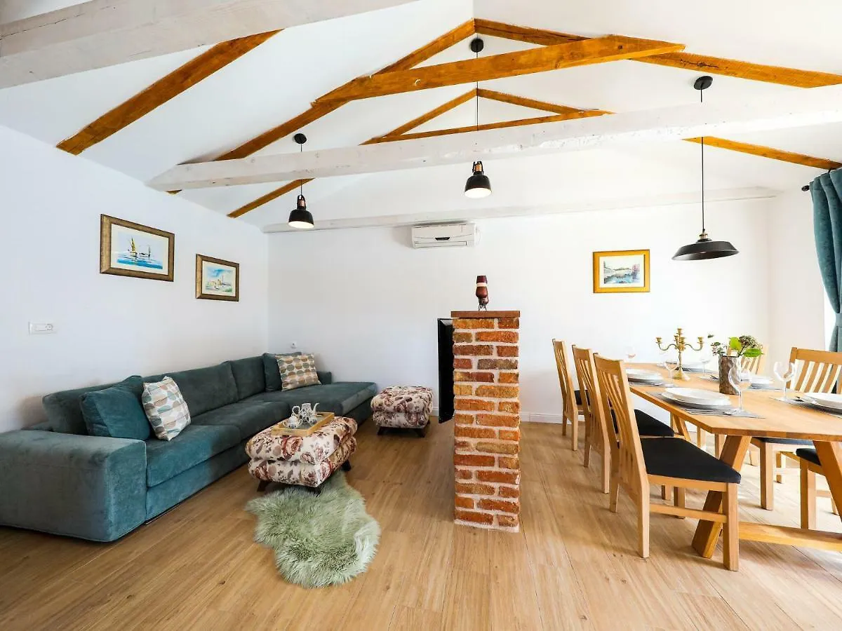 Charming Villa With Private Pool And Nice Covered Terrace 3 Rooms And Bathrooms Pridraga