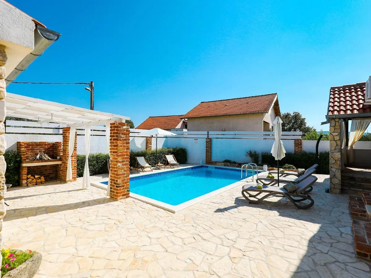 Charming Villa With Private Pool And Nice Covered Terrace 3 Rooms And Bathrooms Pridraga 0*,