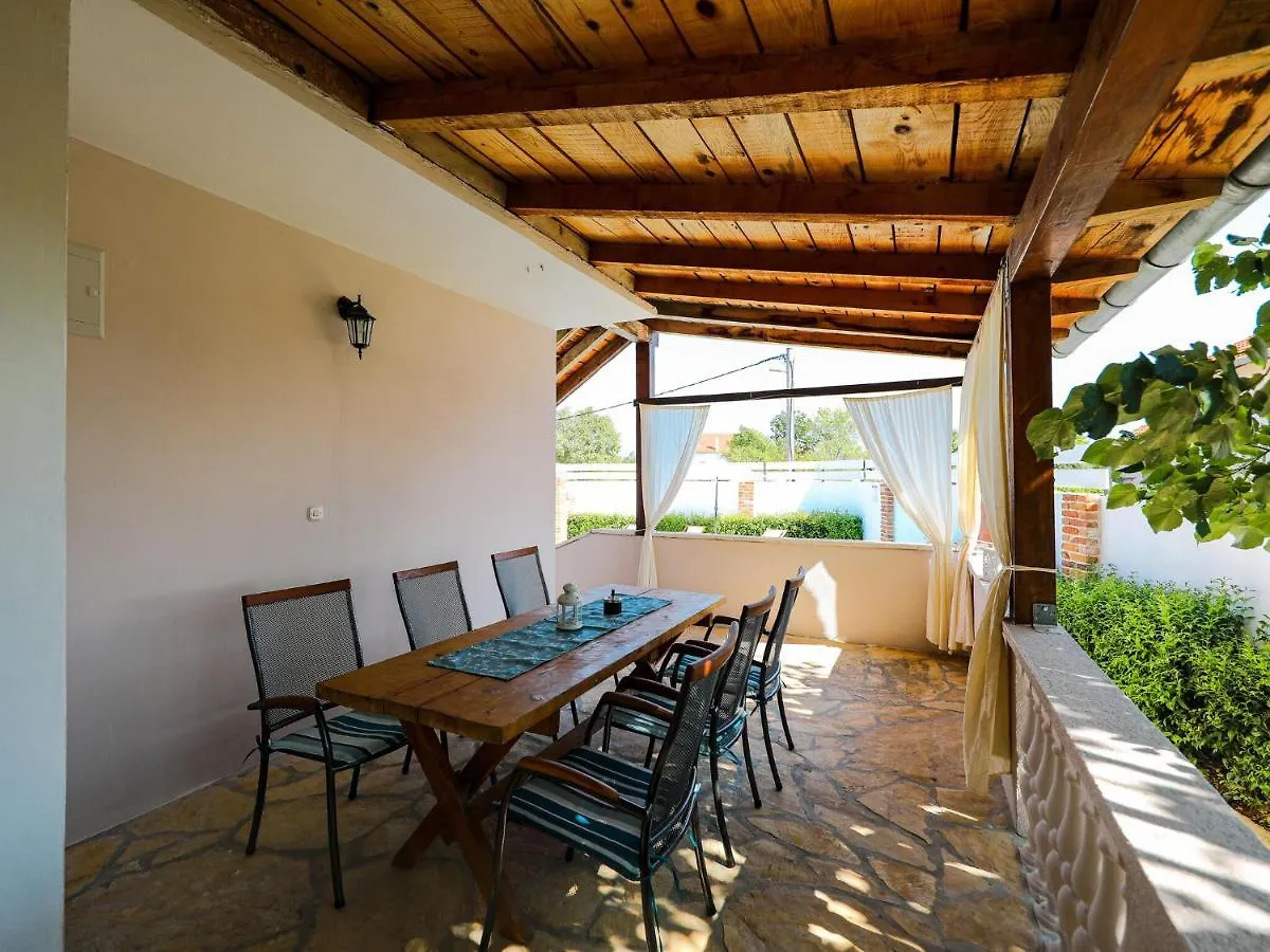 Charming Villa With Private Pool And Nice Covered Terrace 3 Rooms And Bathrooms Pridraga